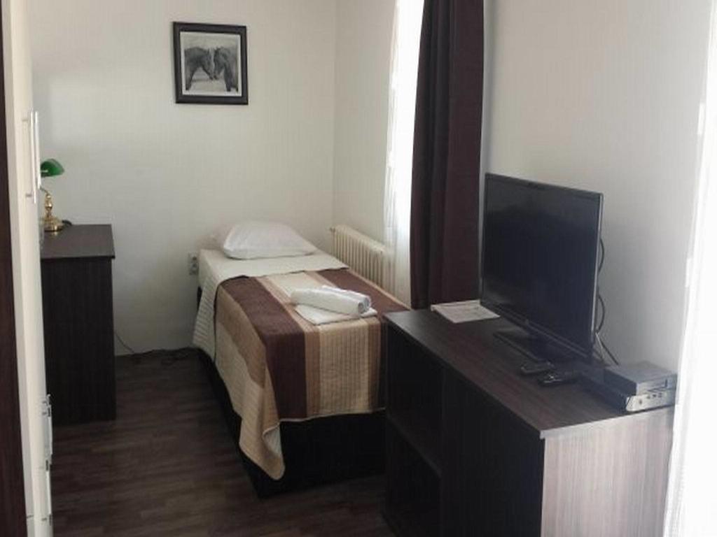Gros Hotel - Leskovac Лесковац Екстериор снимка