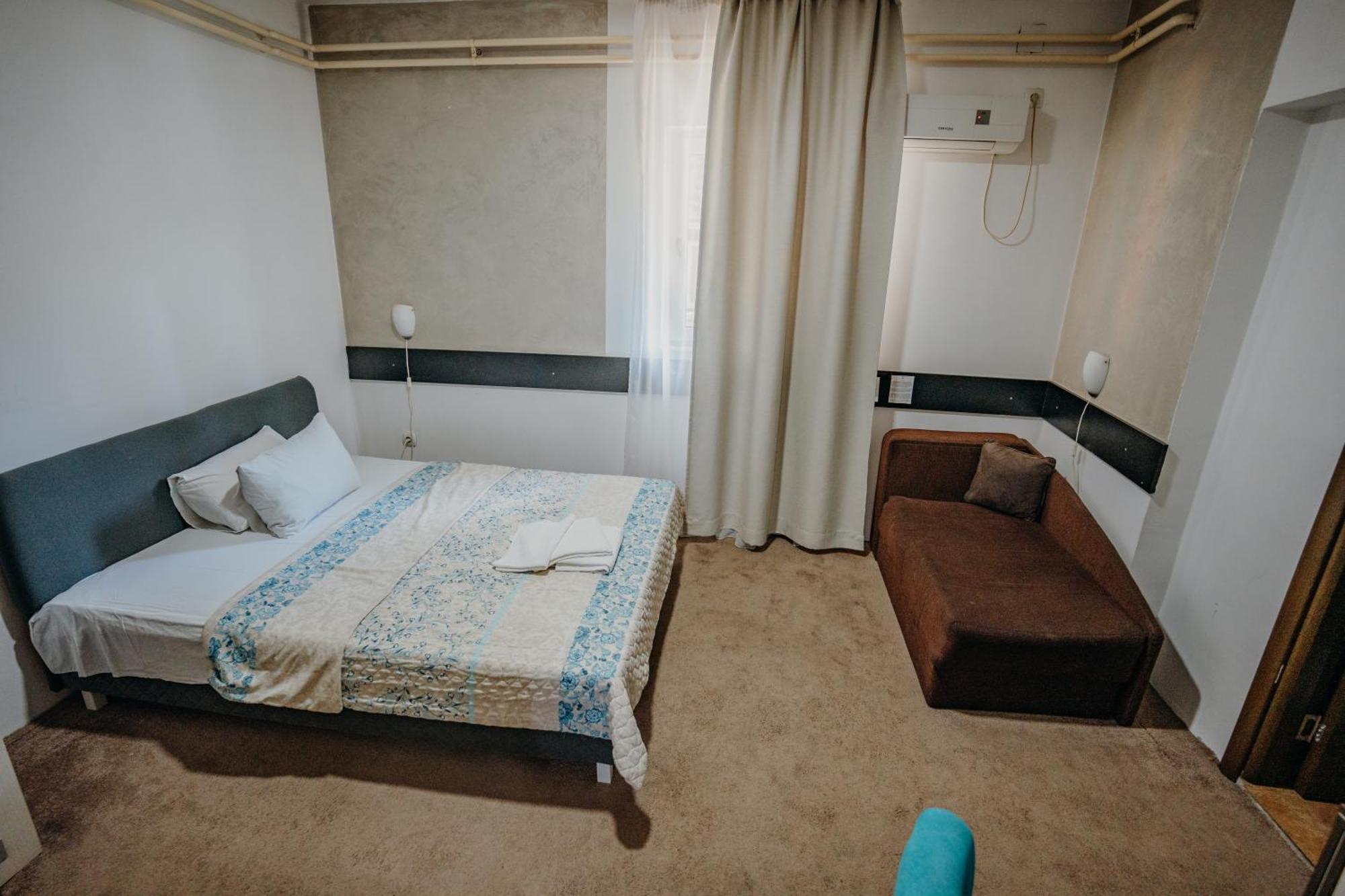 Gros Hotel - Leskovac Лесковац Екстериор снимка