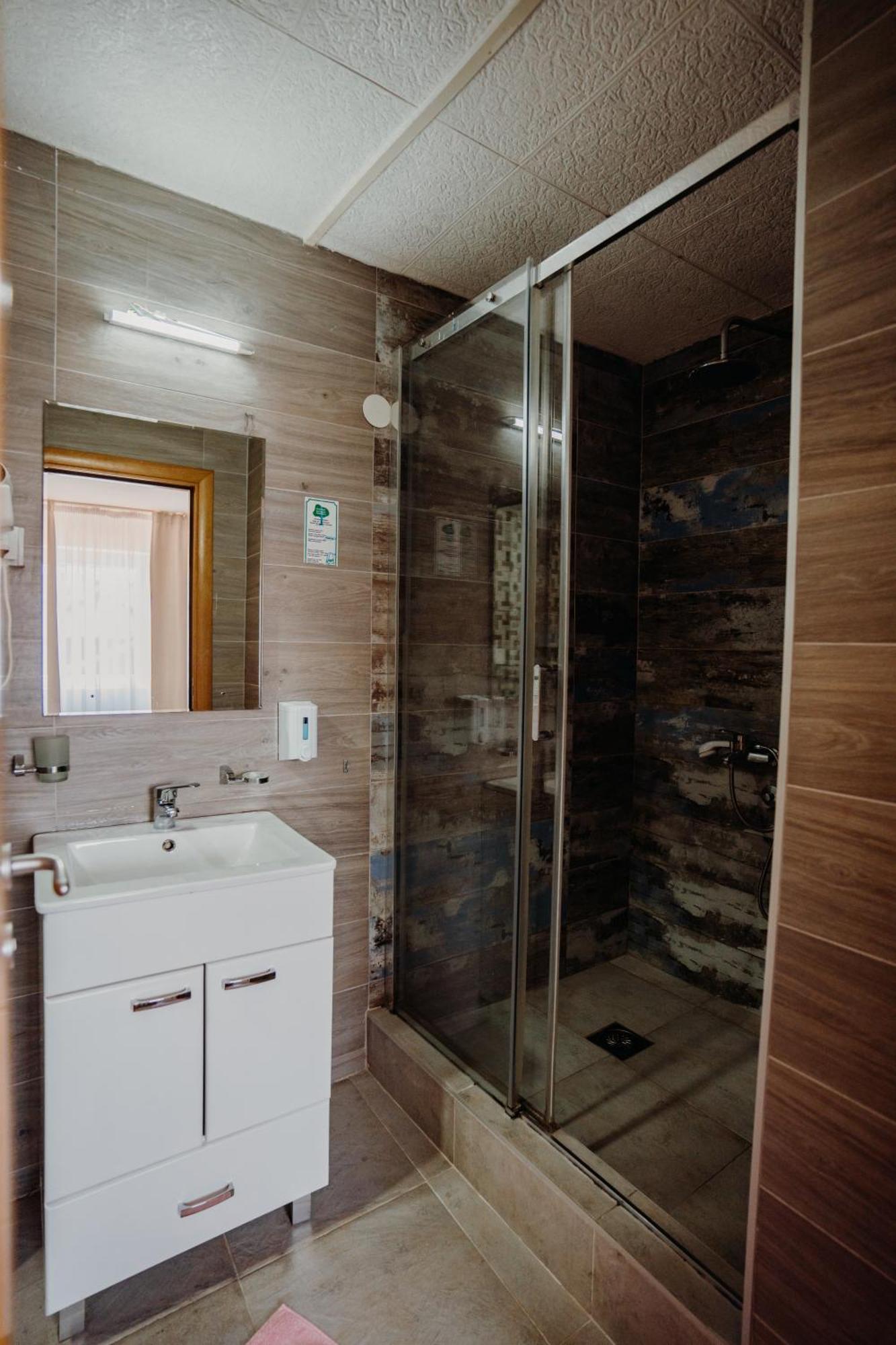 Gros Hotel - Leskovac Лесковац Екстериор снимка