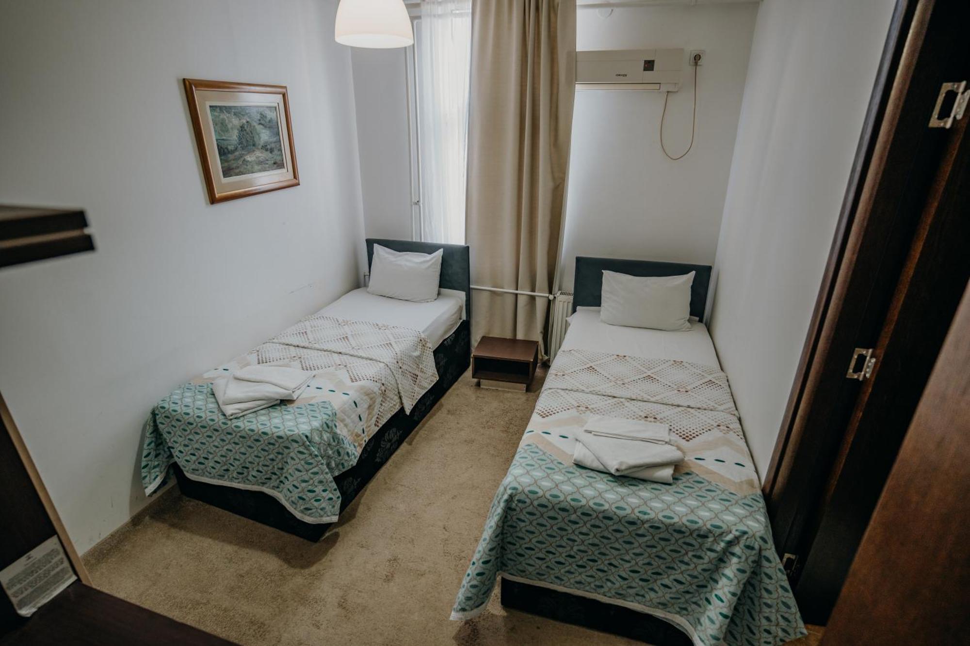 Gros Hotel - Leskovac Лесковац Екстериор снимка