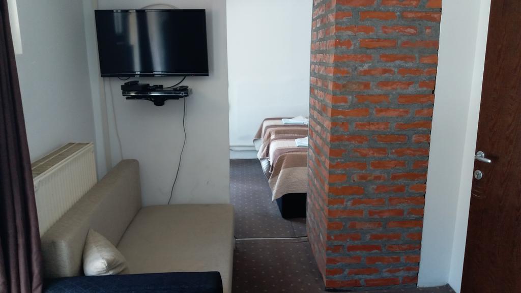 Gros Hotel - Leskovac Лесковац Екстериор снимка