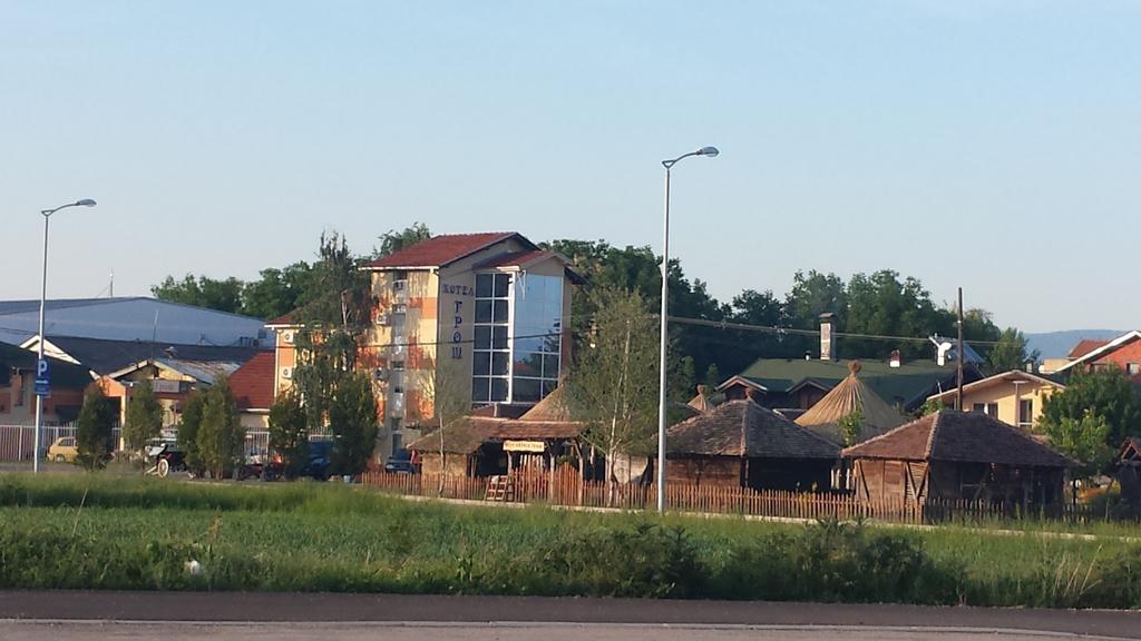 Gros Hotel - Leskovac Лесковац Екстериор снимка