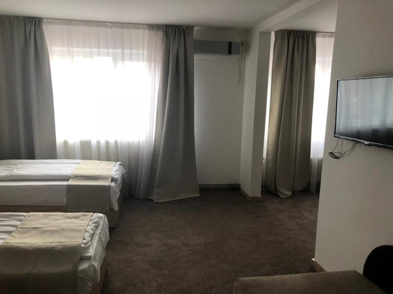 Gros Hotel - Leskovac Лесковац Екстериор снимка