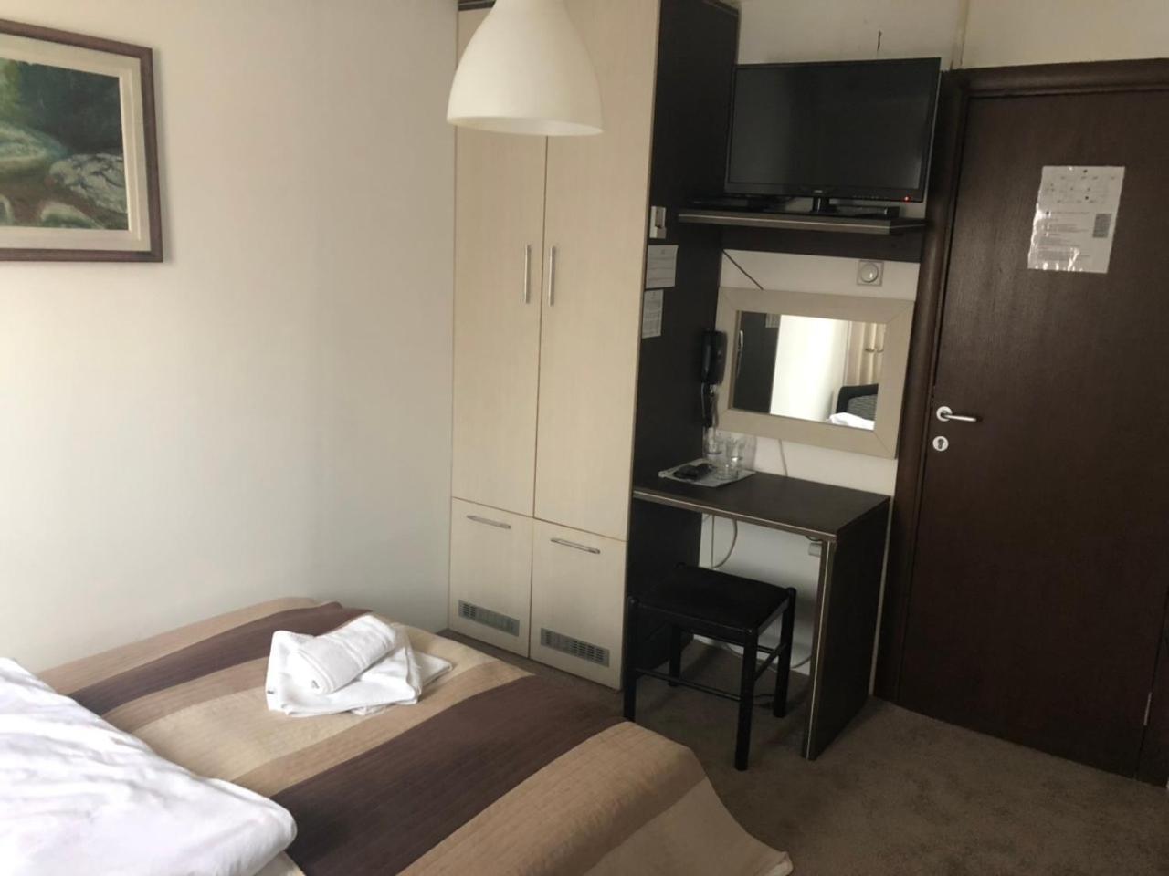 Gros Hotel - Leskovac Лесковац Екстериор снимка