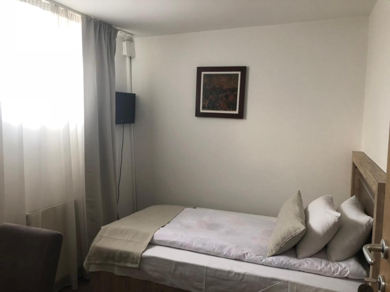 Gros Hotel - Leskovac Лесковац Екстериор снимка