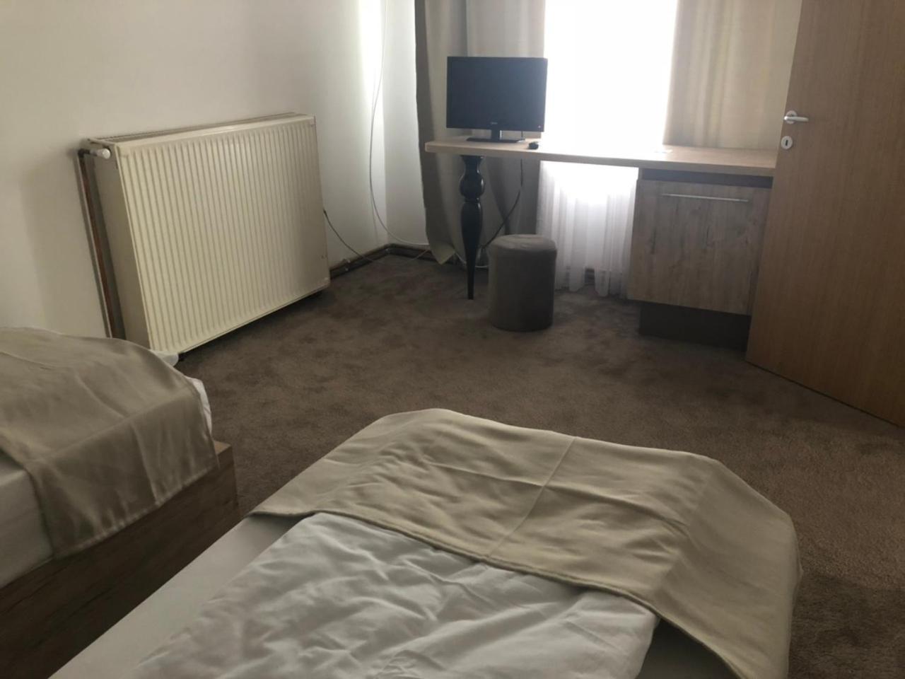 Gros Hotel - Leskovac Лесковац Екстериор снимка